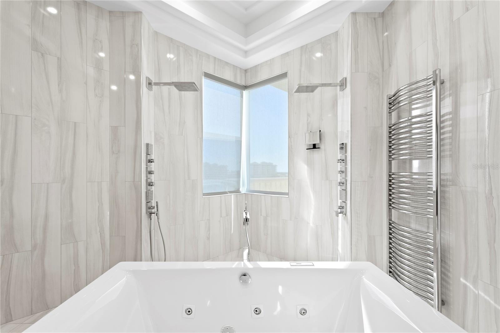TB8487995 Property Photo