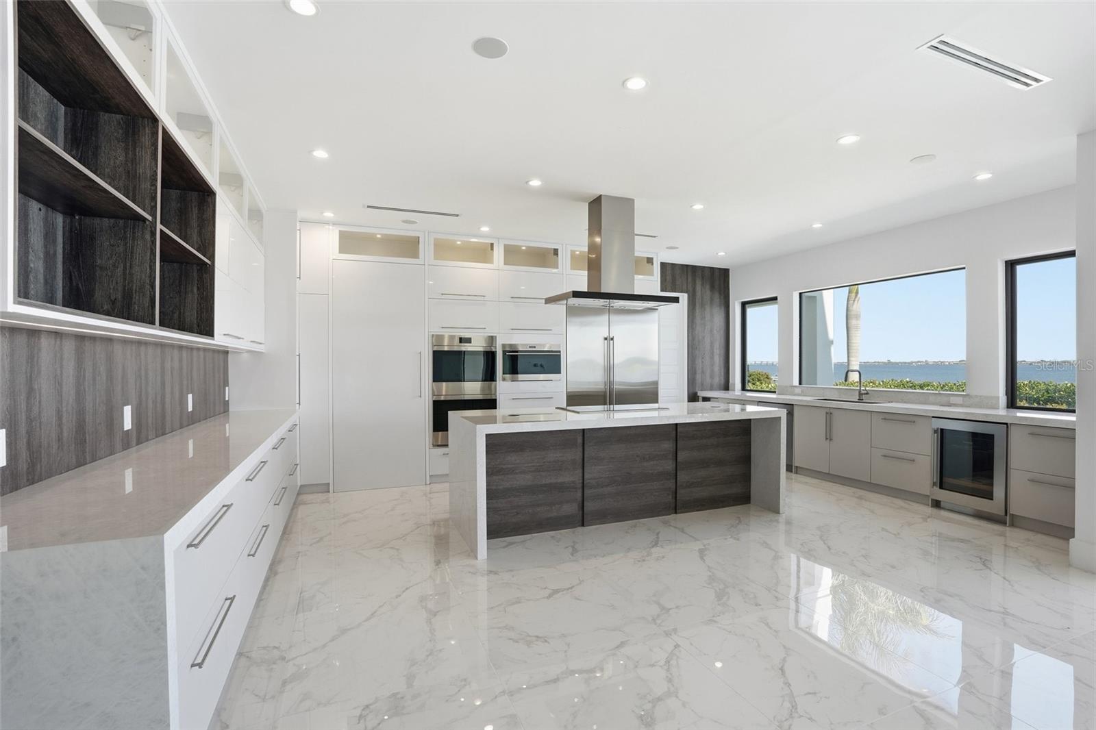 A4686737 Property Photo