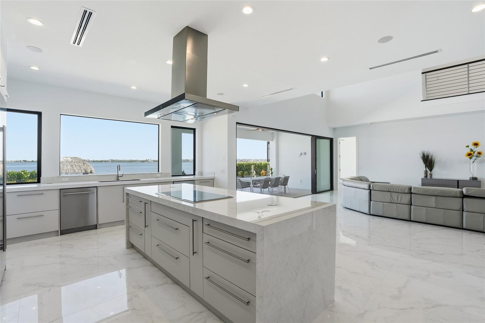 A4686737 Property Photo