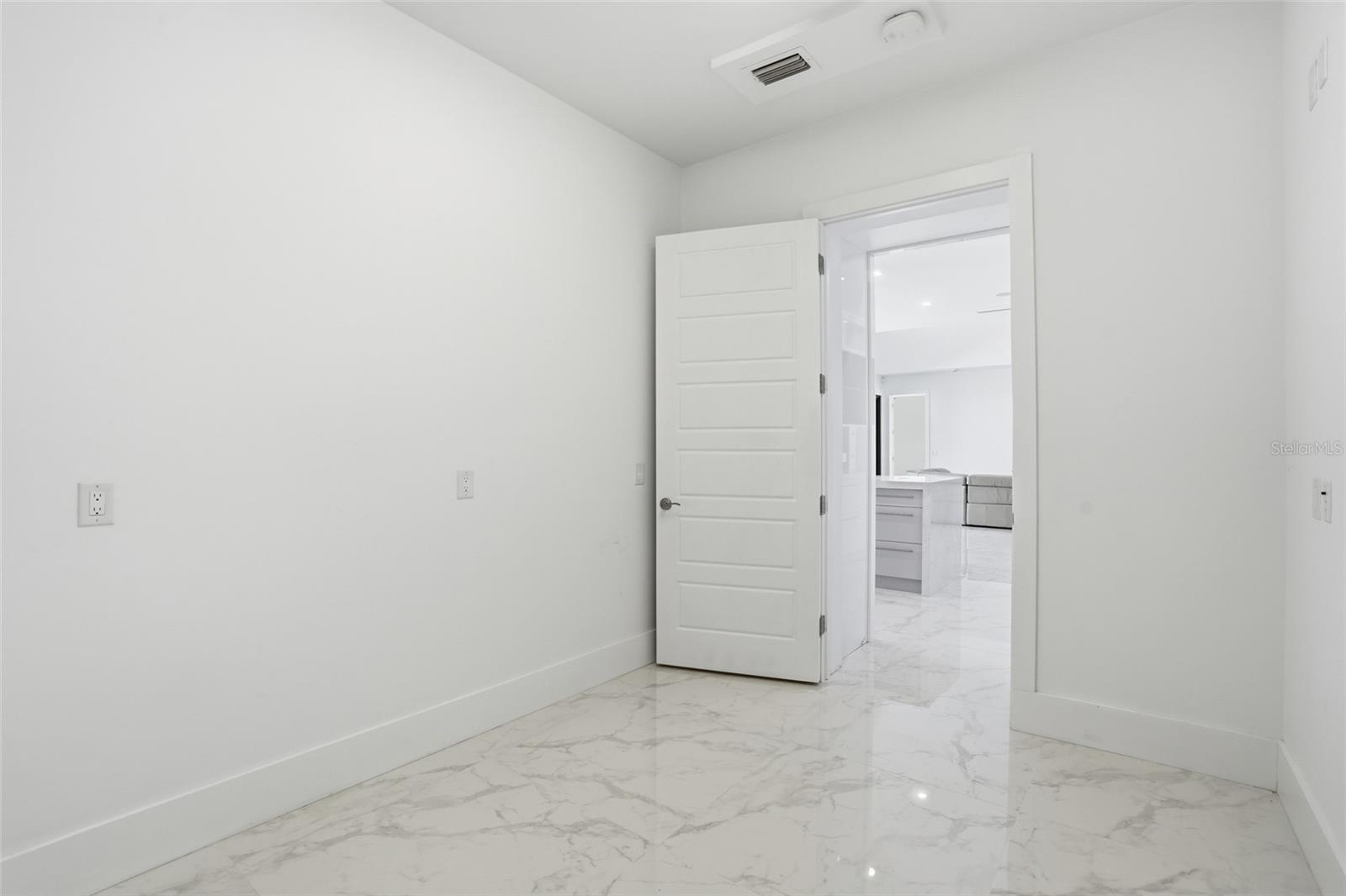 A4686737 Property Photo