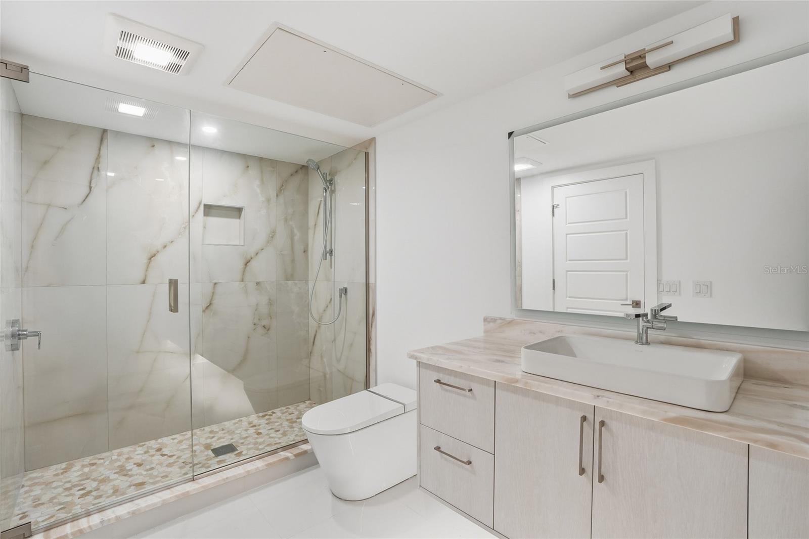 A4686737 Property Photo