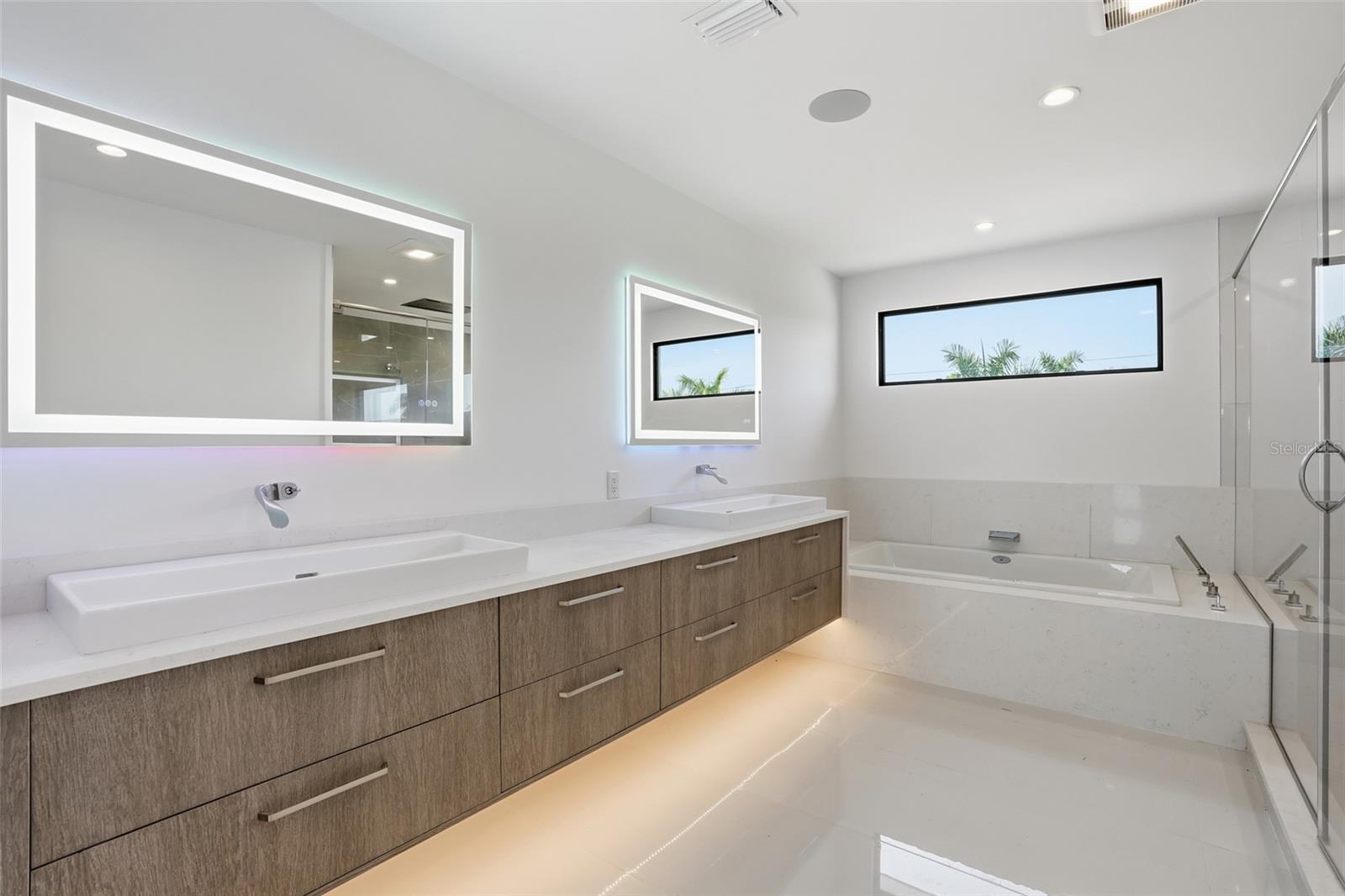 A4686737 Property Photo