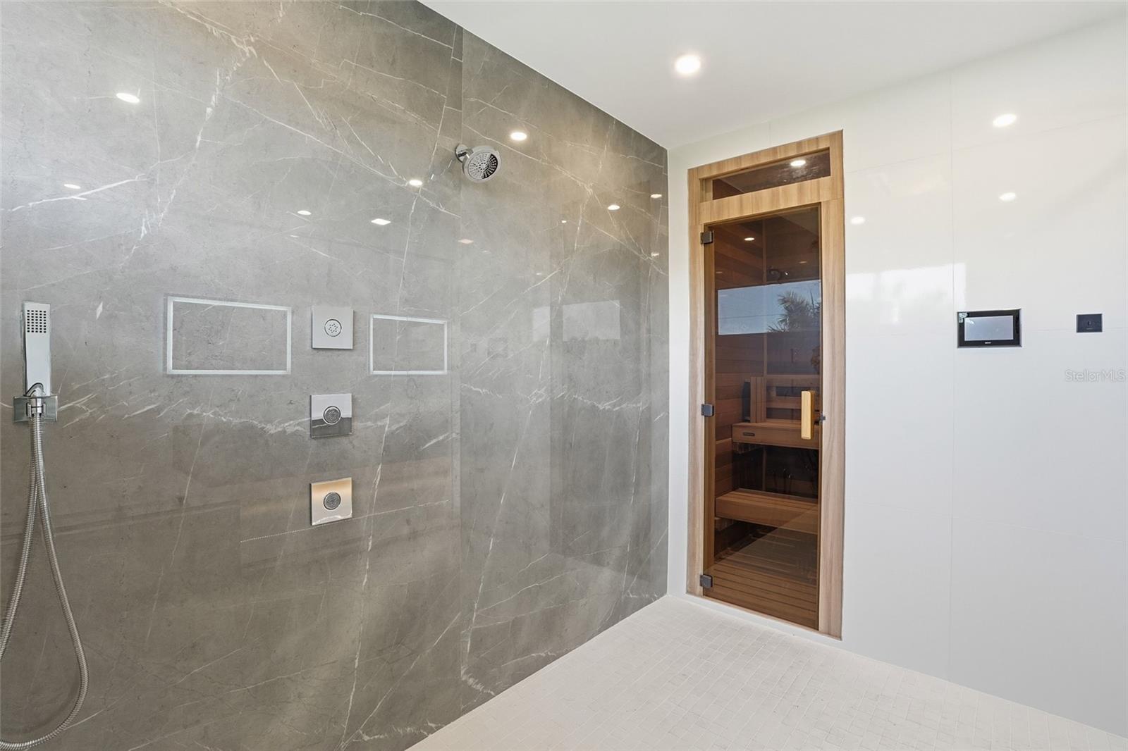 A4686737 Property Photo