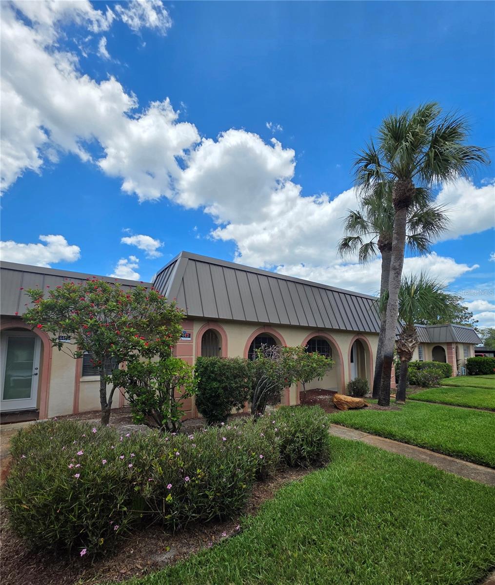 MLS# W7884059 Property Photo