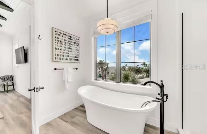 A4686937 Property Photo