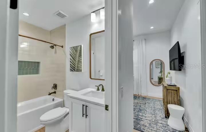 A4686937 Property Photo