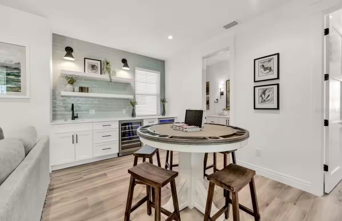 A4686937 Property Photo