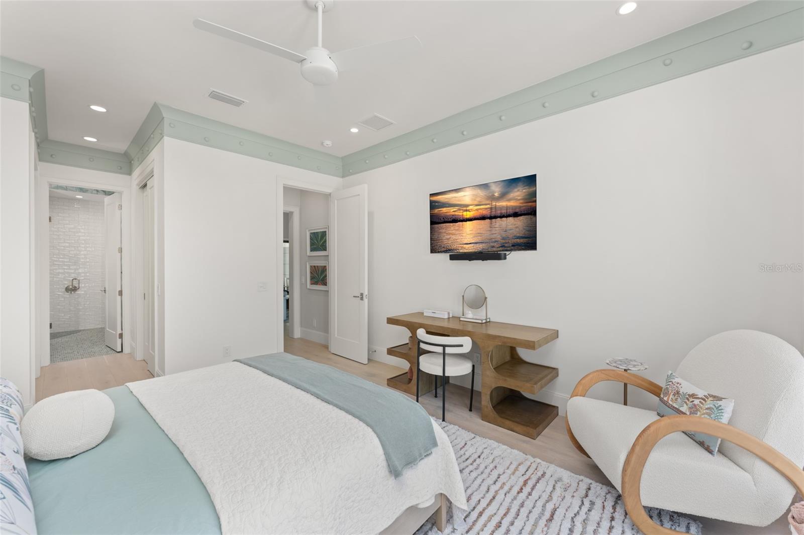 O6392916 Property Photo