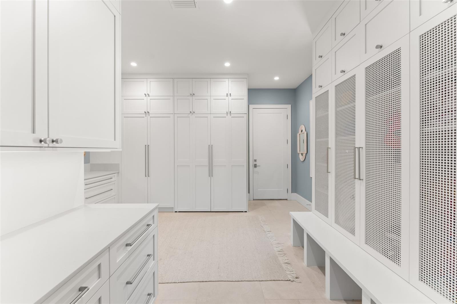 O6392916 Property Photo