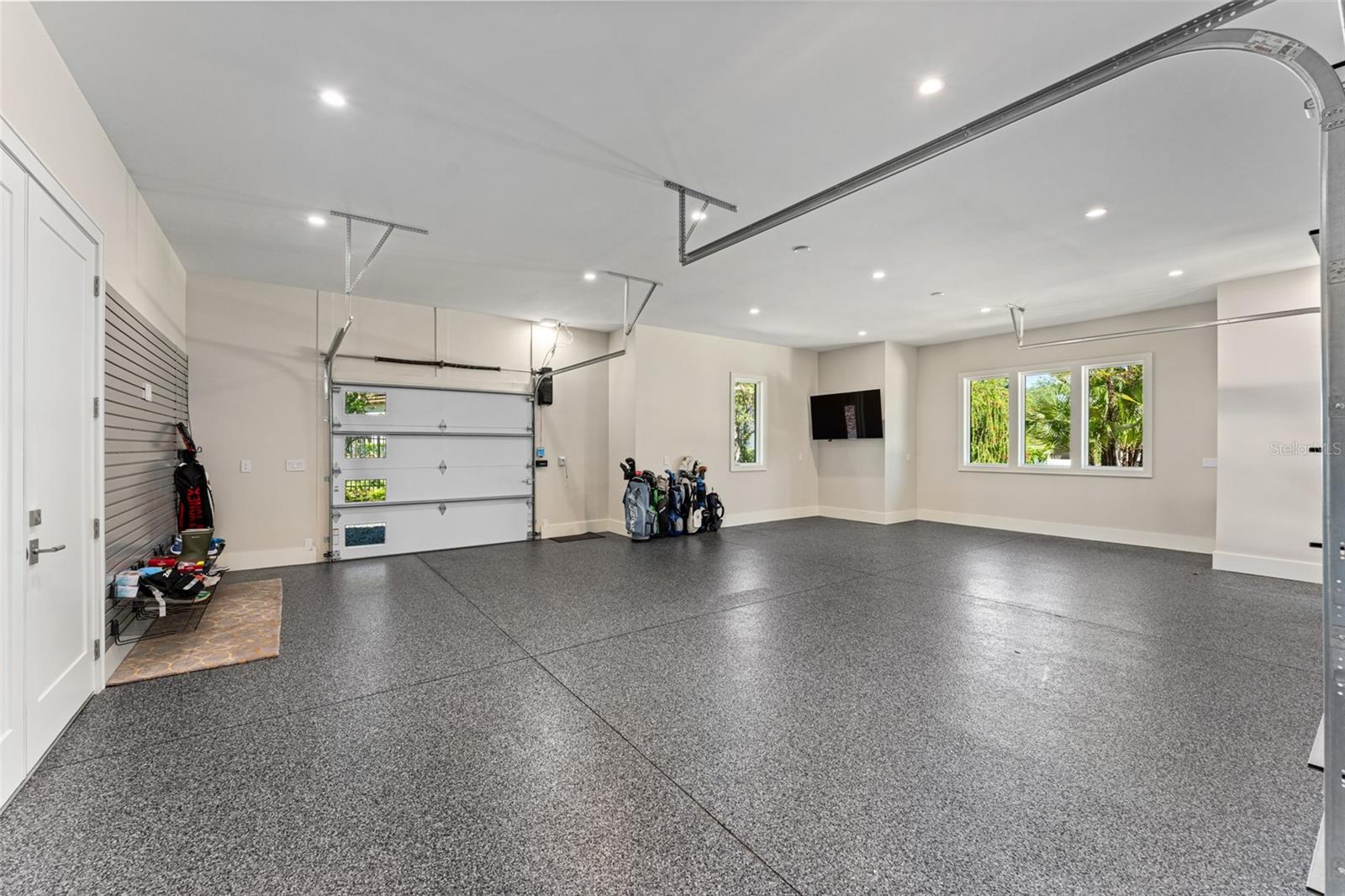 O6392916 Property Photo