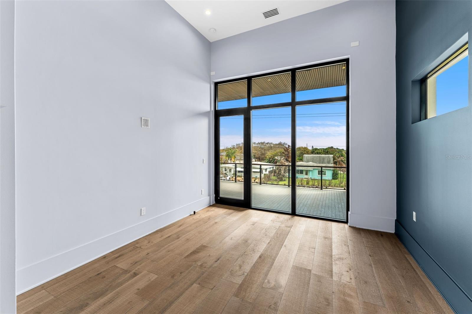 O6393010 Property Photo