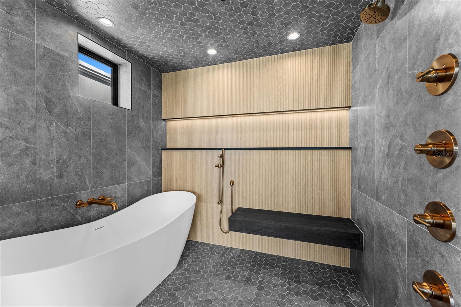 O6393010 Property Photo