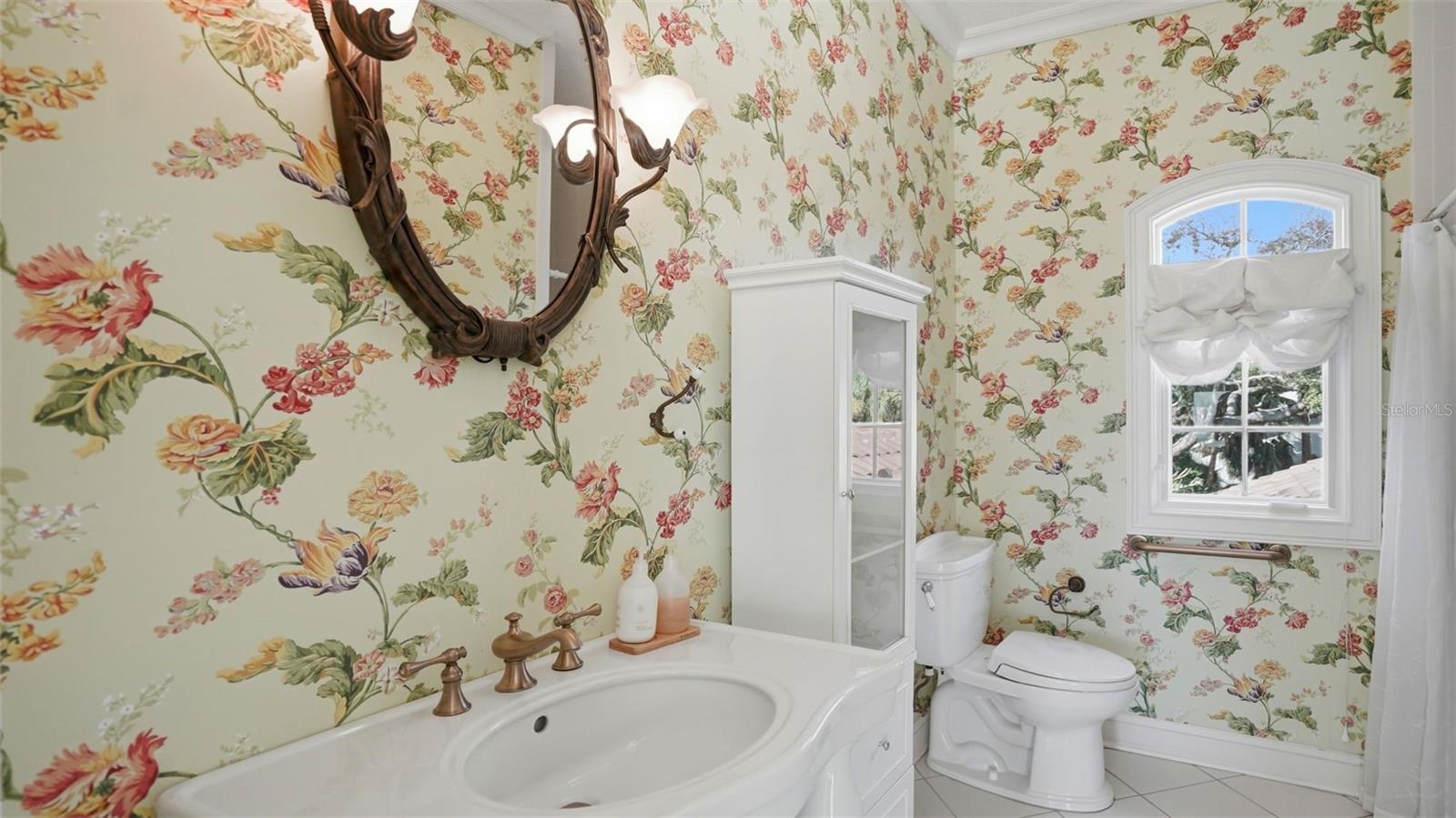 TB8489791 Property Photo