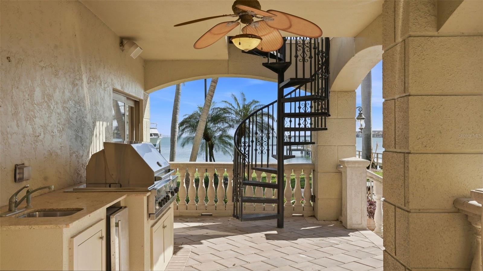 TB8489791 Property Photo
