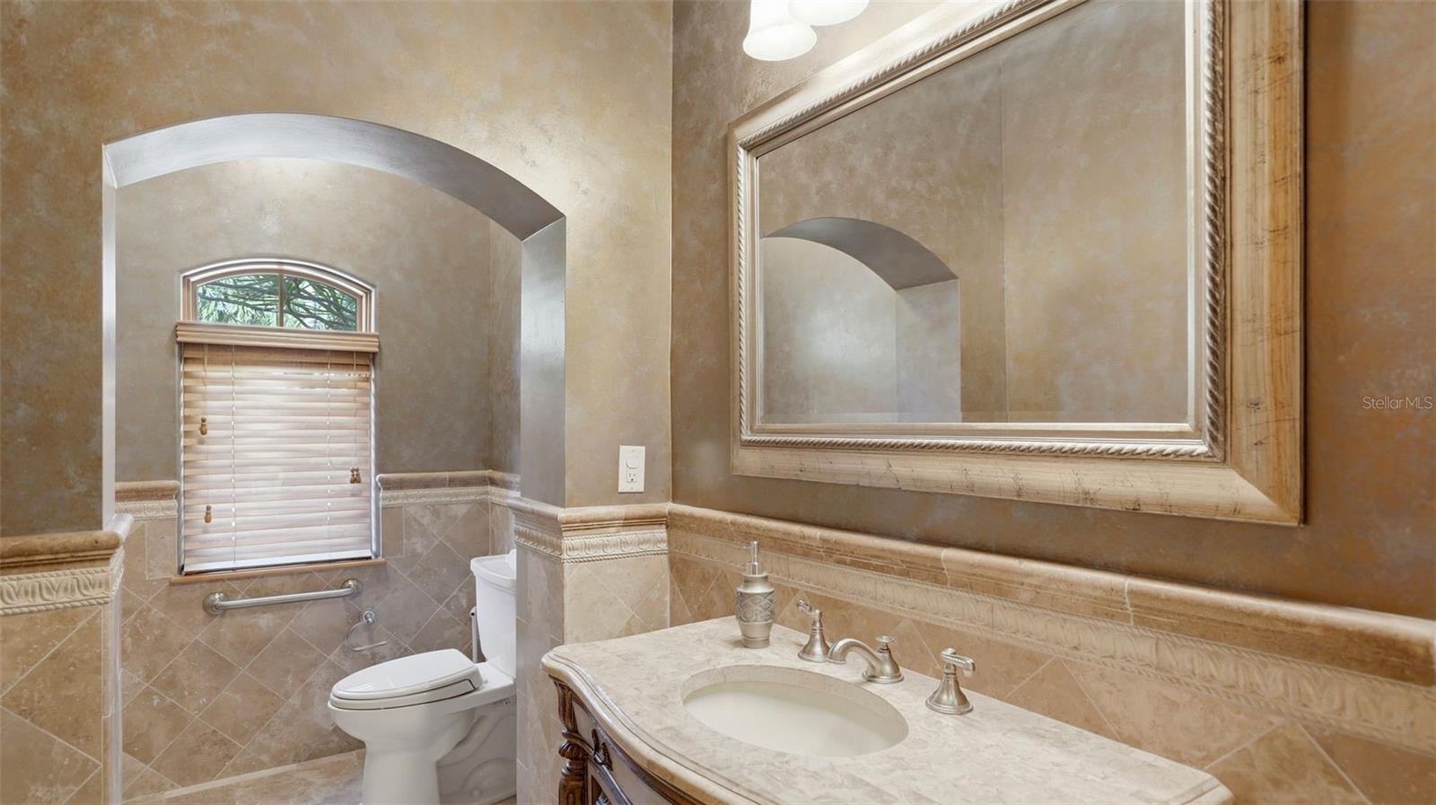 TB8489791 Property Photo