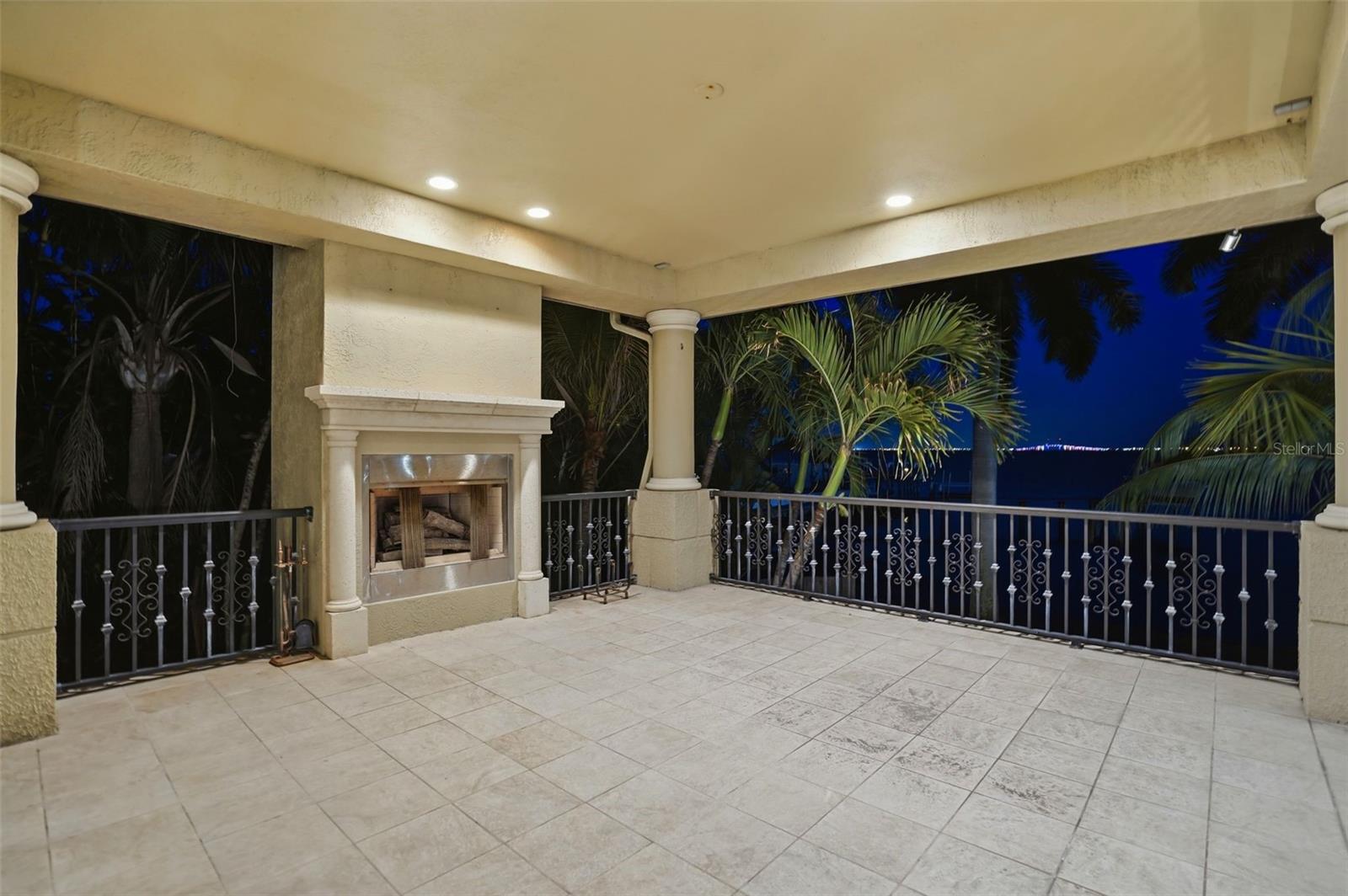 TB8489791 Property Photo
