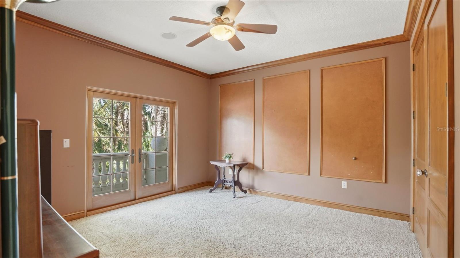TB8489791 Property Photo