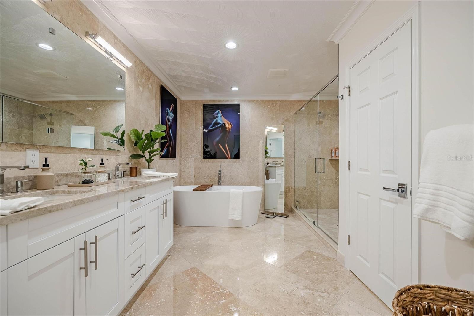 A4688005 Property Photo