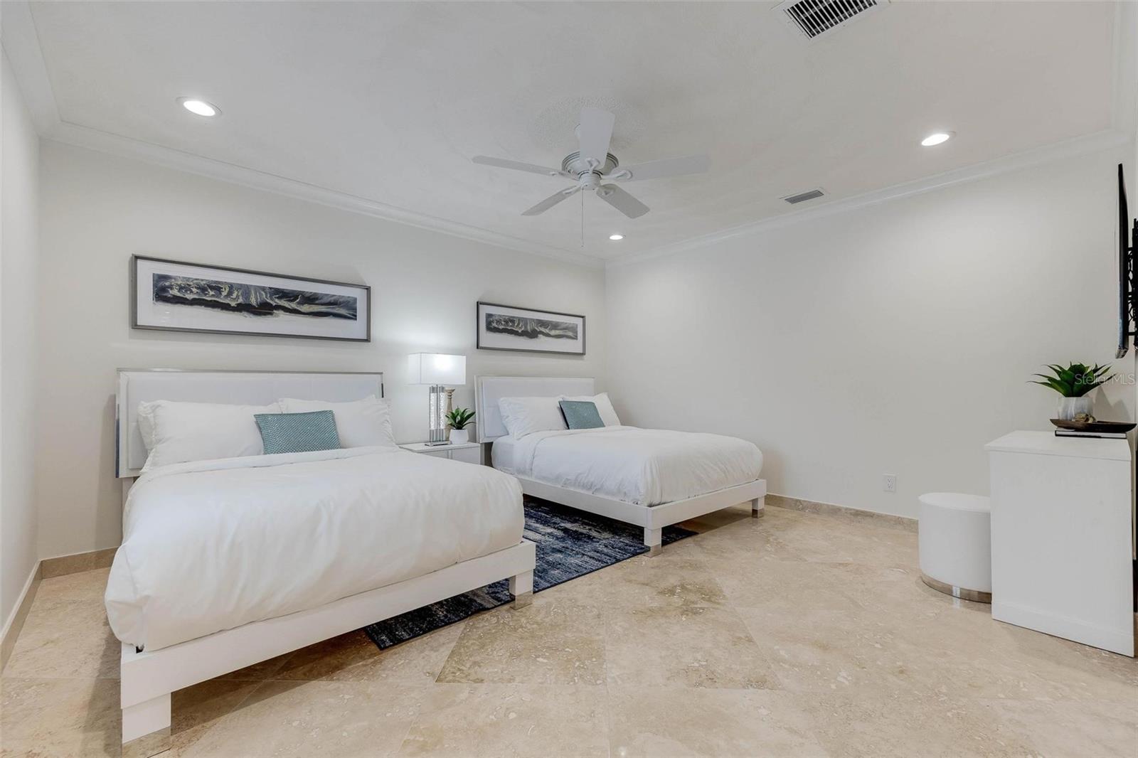 A4688005 Property Photo