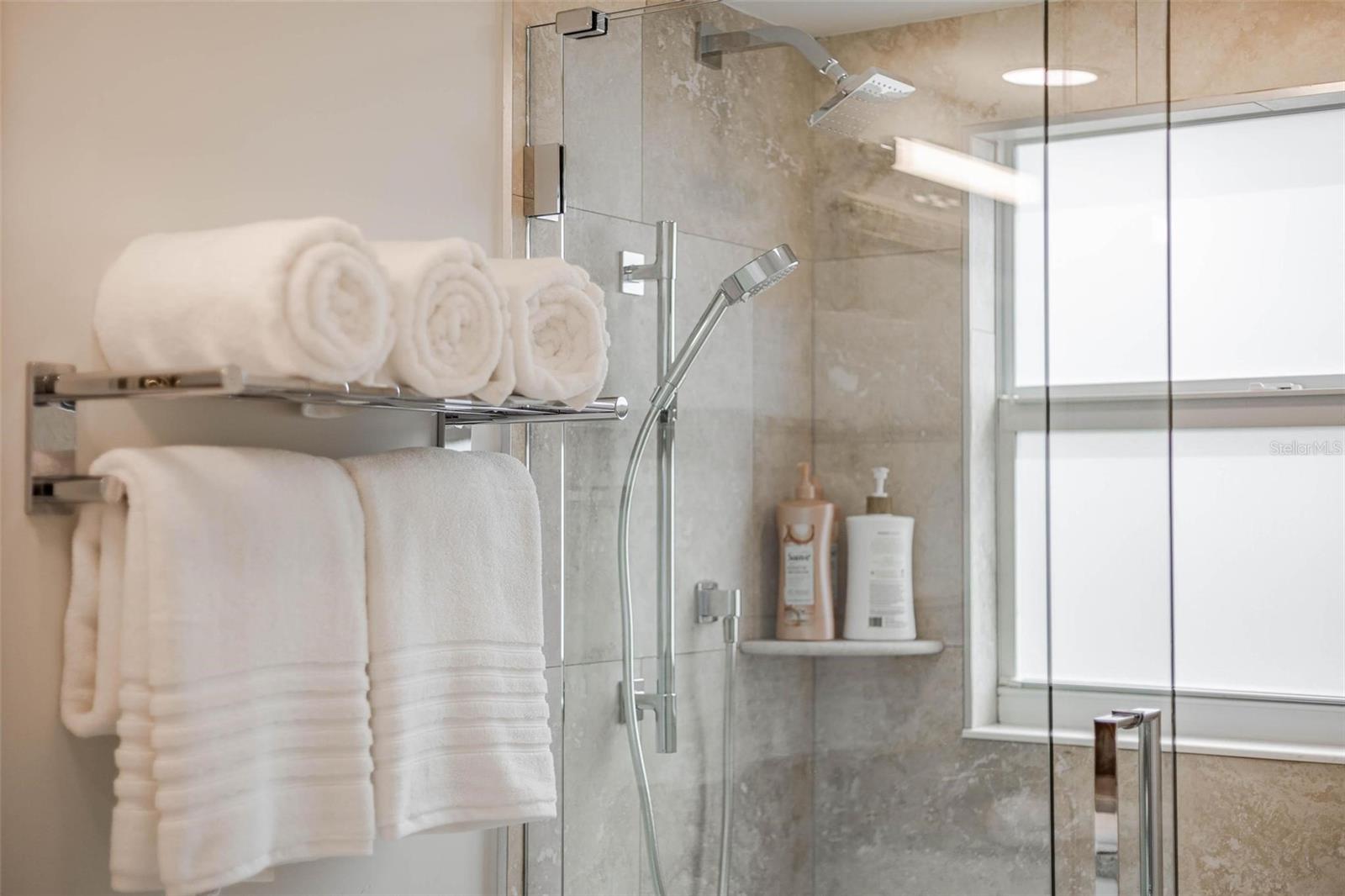 A4688005 Property Photo