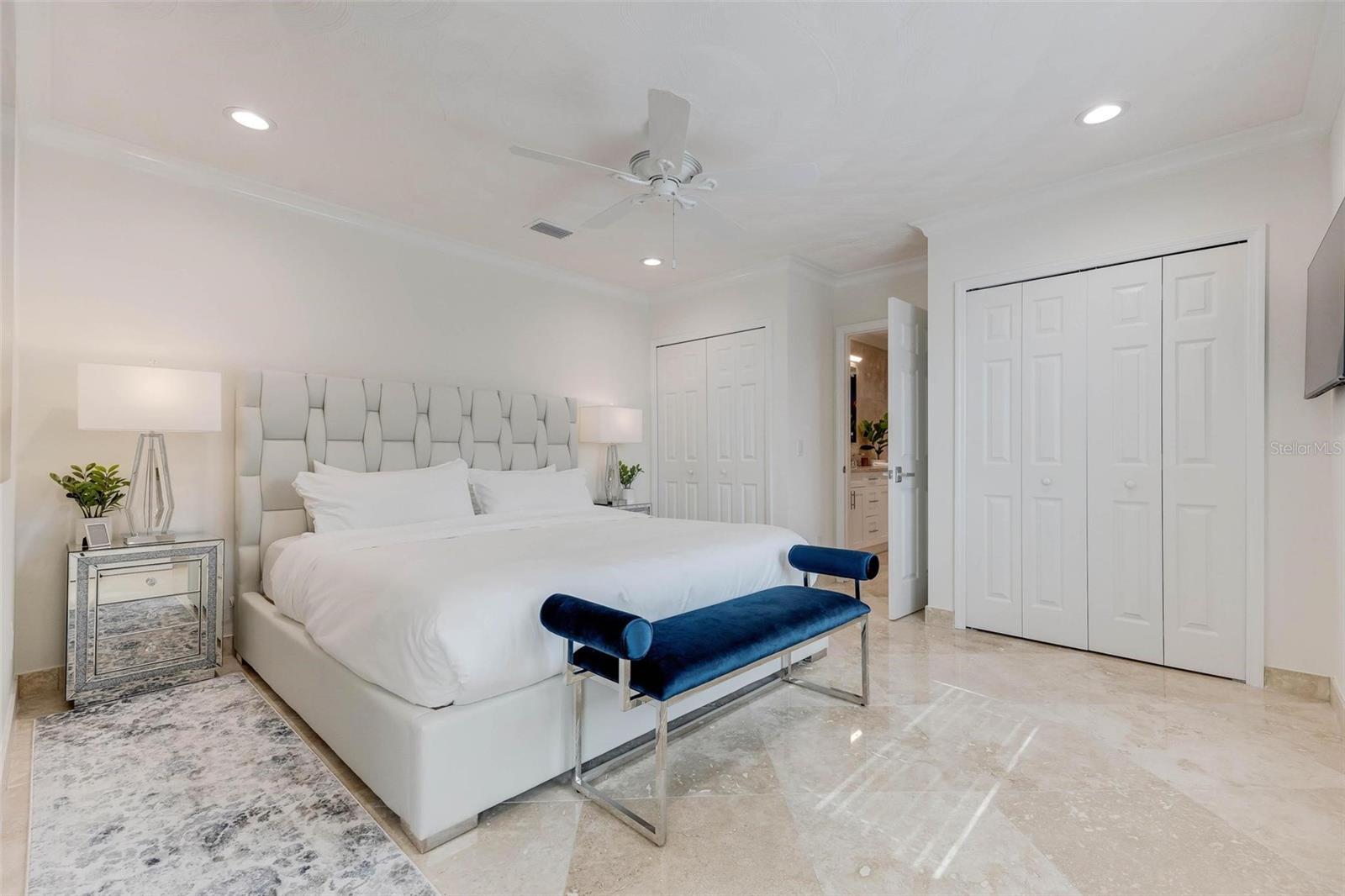 A4688005 Property Photo