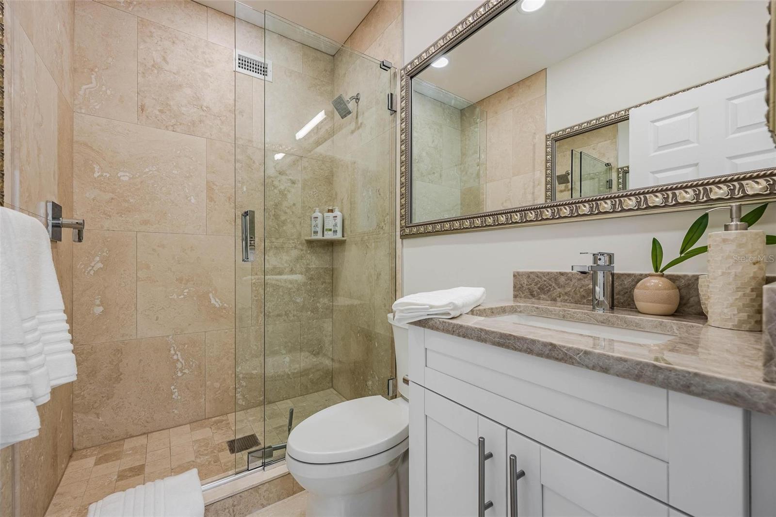 A4688005 Property Photo
