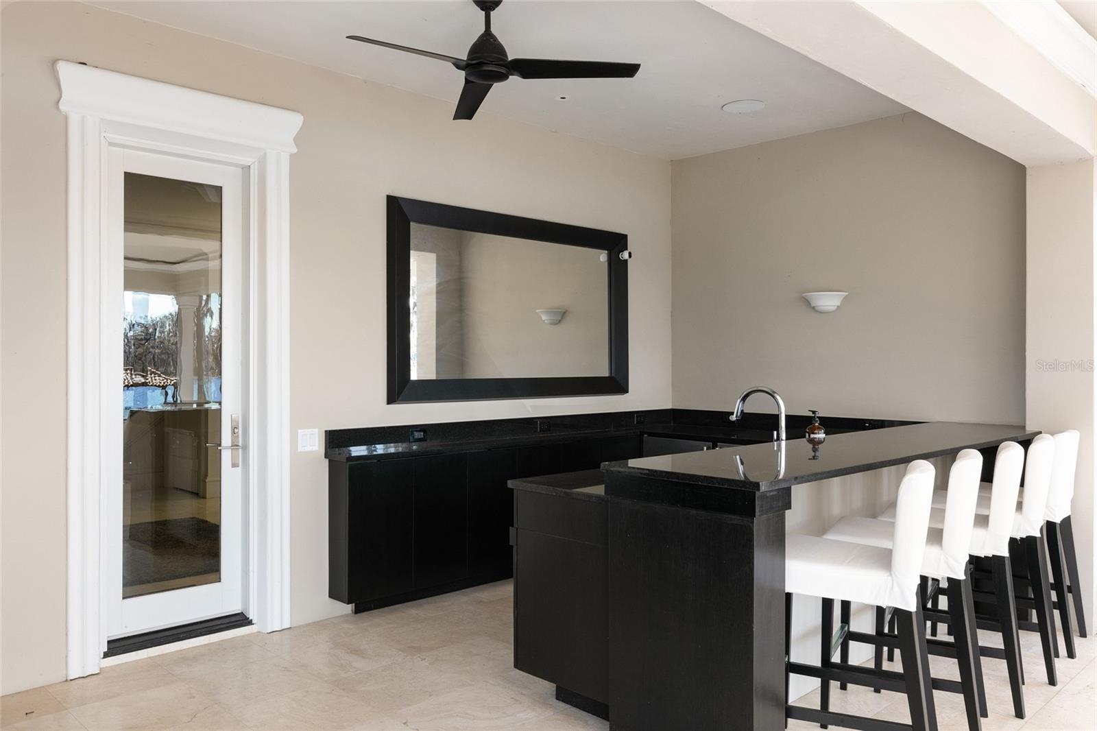 O6395291 Property Photo