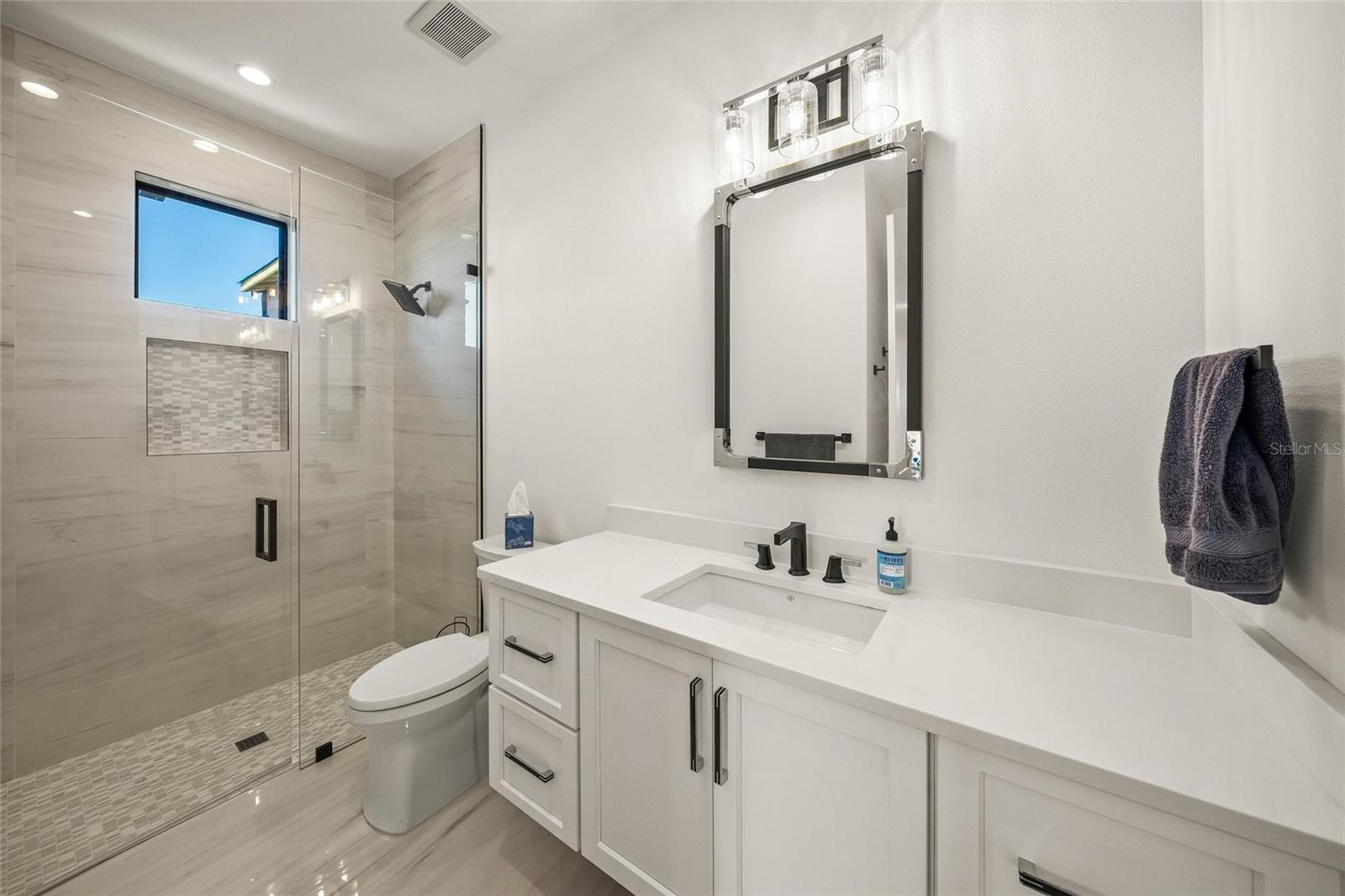 A4688392 Property Photo
