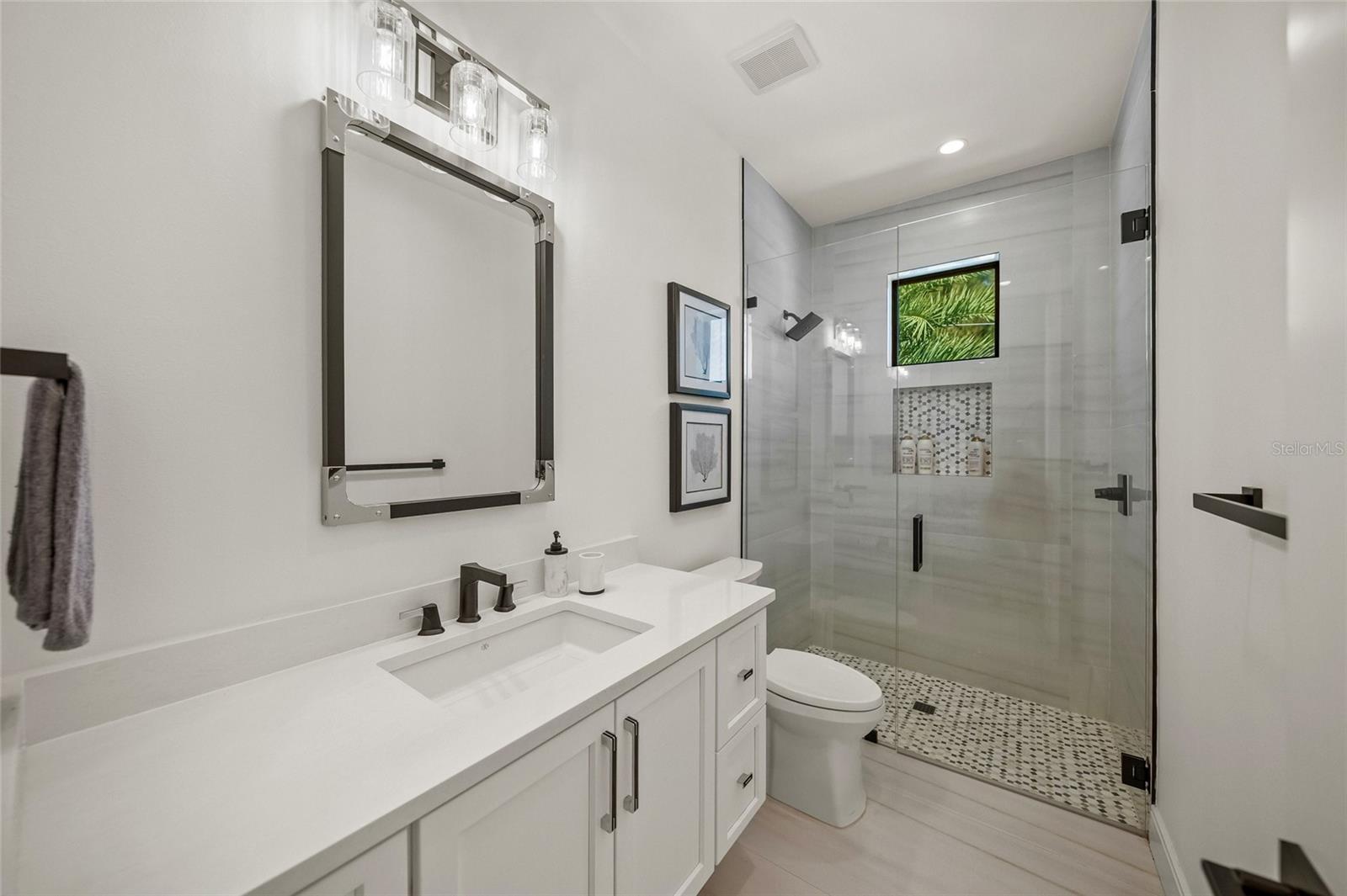 A4688392 Property Photo