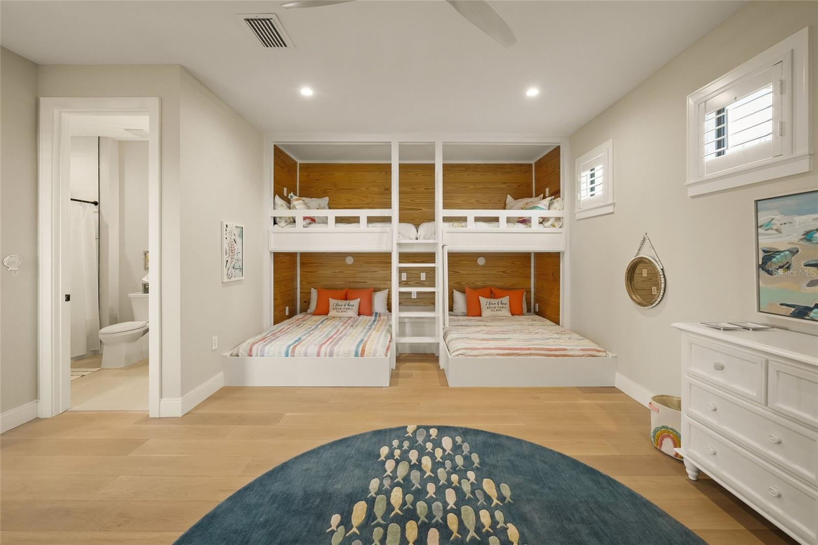 A4688392 Property Photo