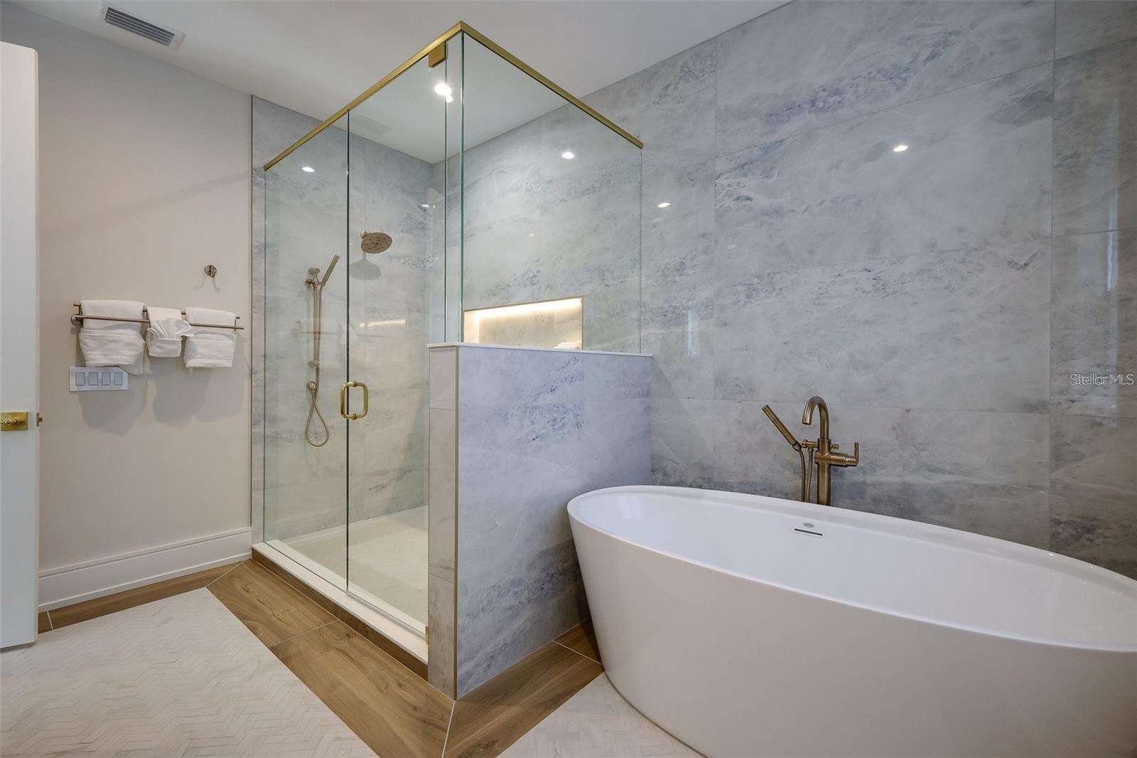 A4688706 Property Photo