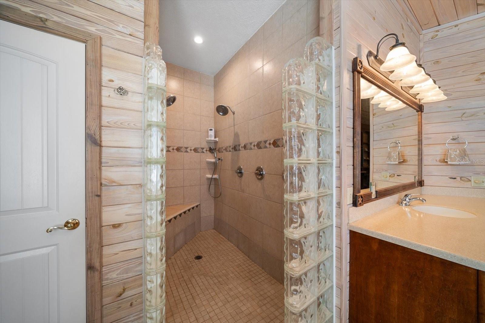 TB8494011 Property Photo