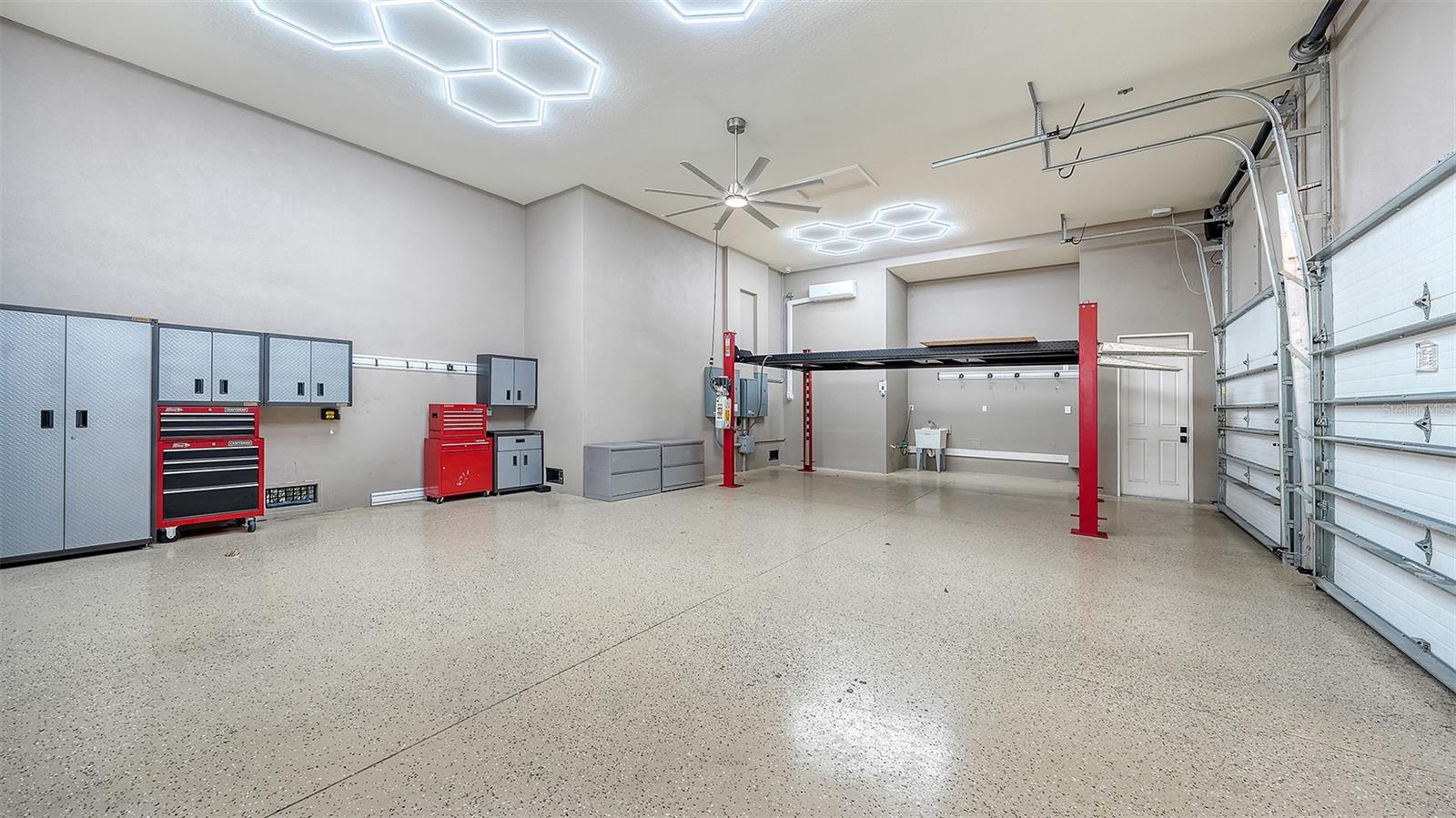 A4688995 Property Photo
