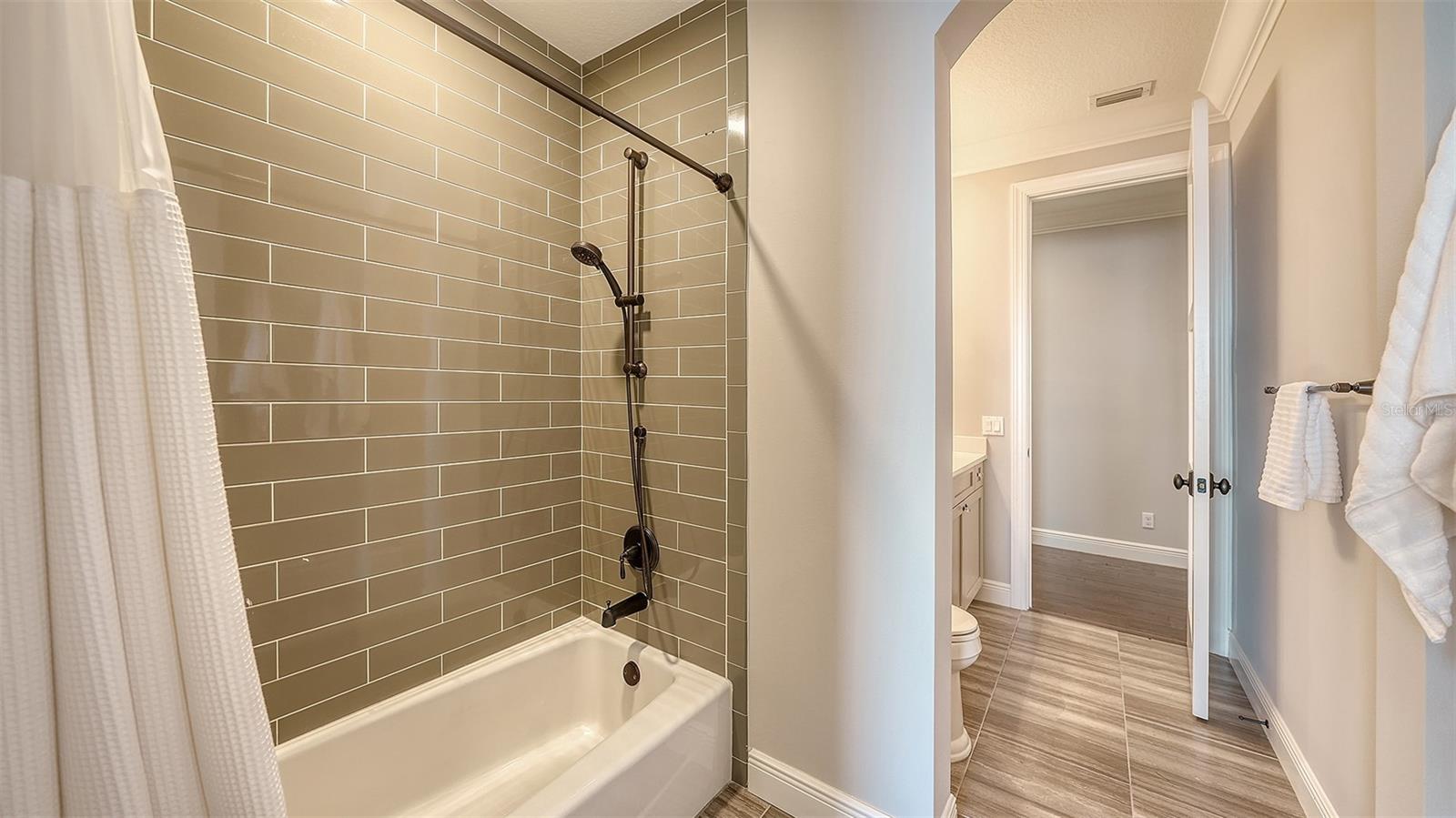A4688995 Property Photo