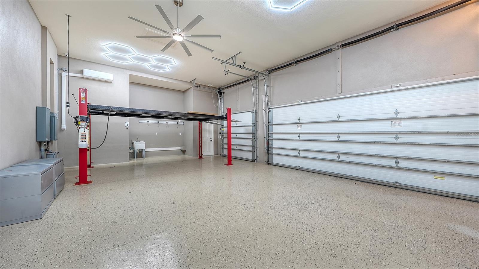 A4688995 Property Photo