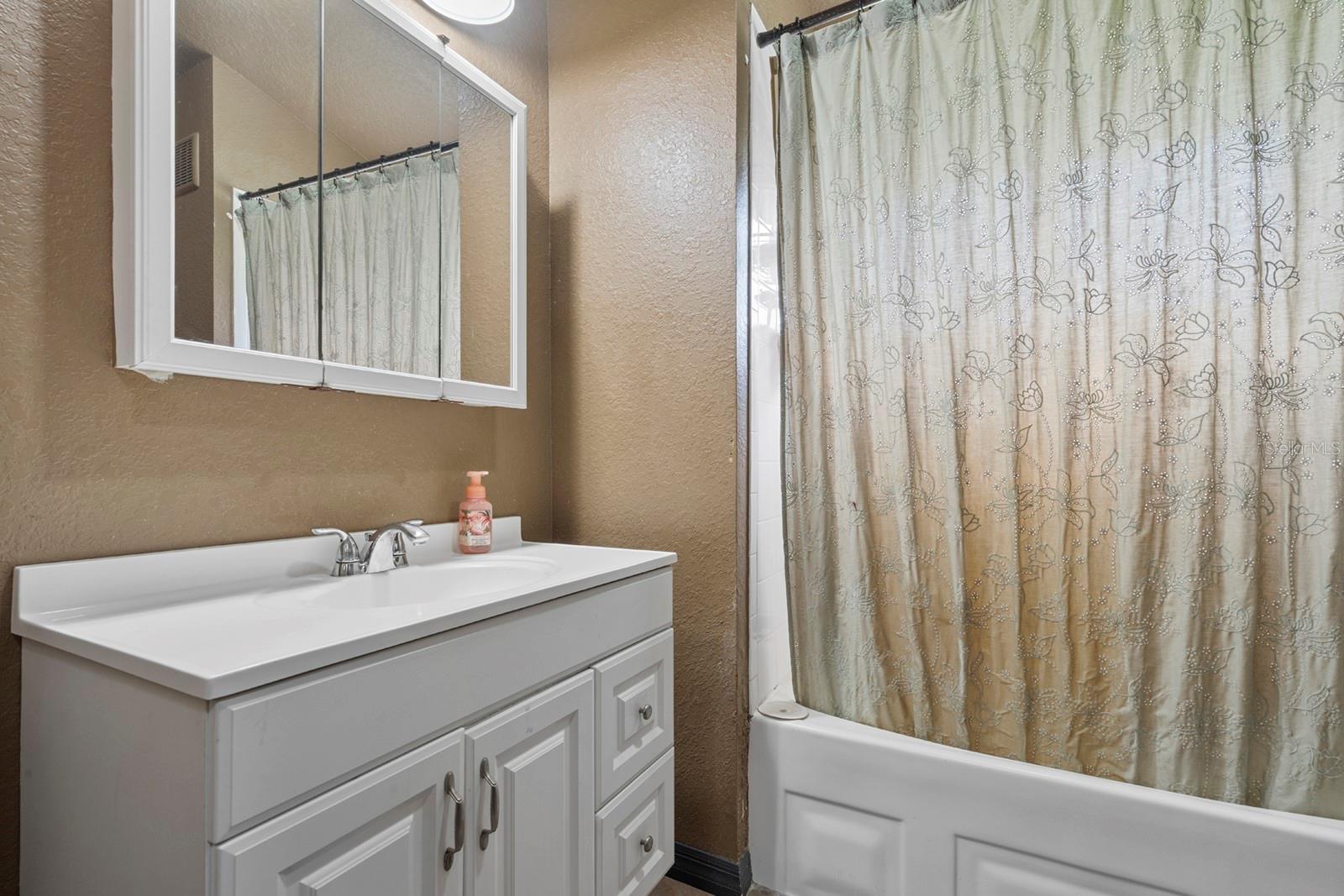 O6397379 Property Photo