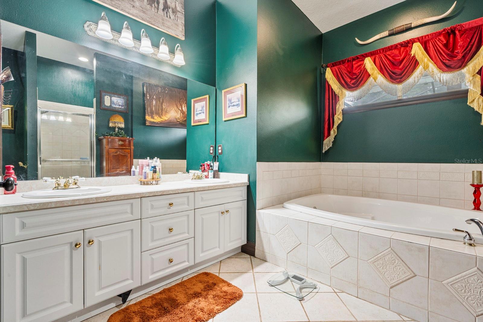O6397379 Property Photo