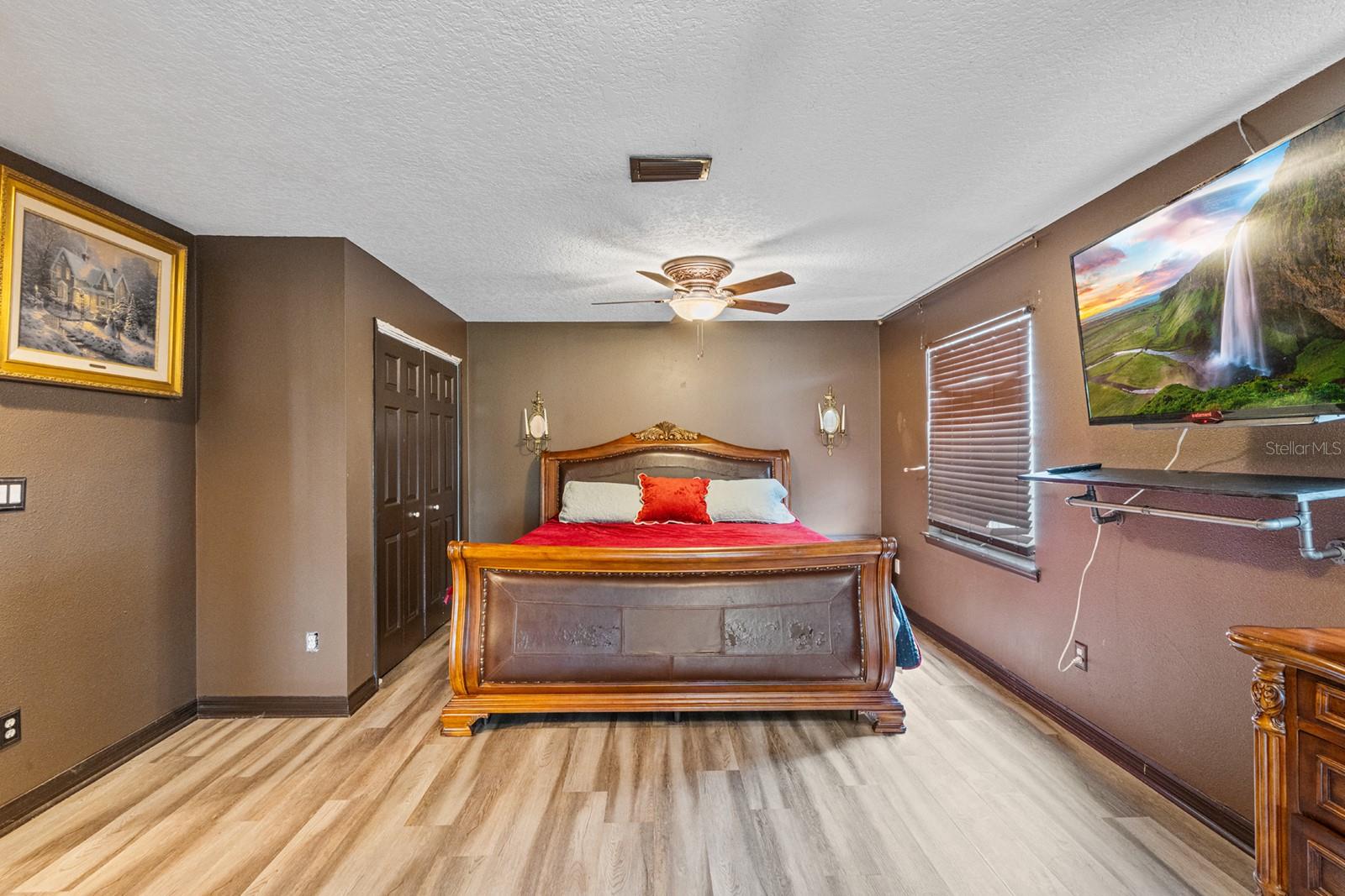 O6397379 Property Photo