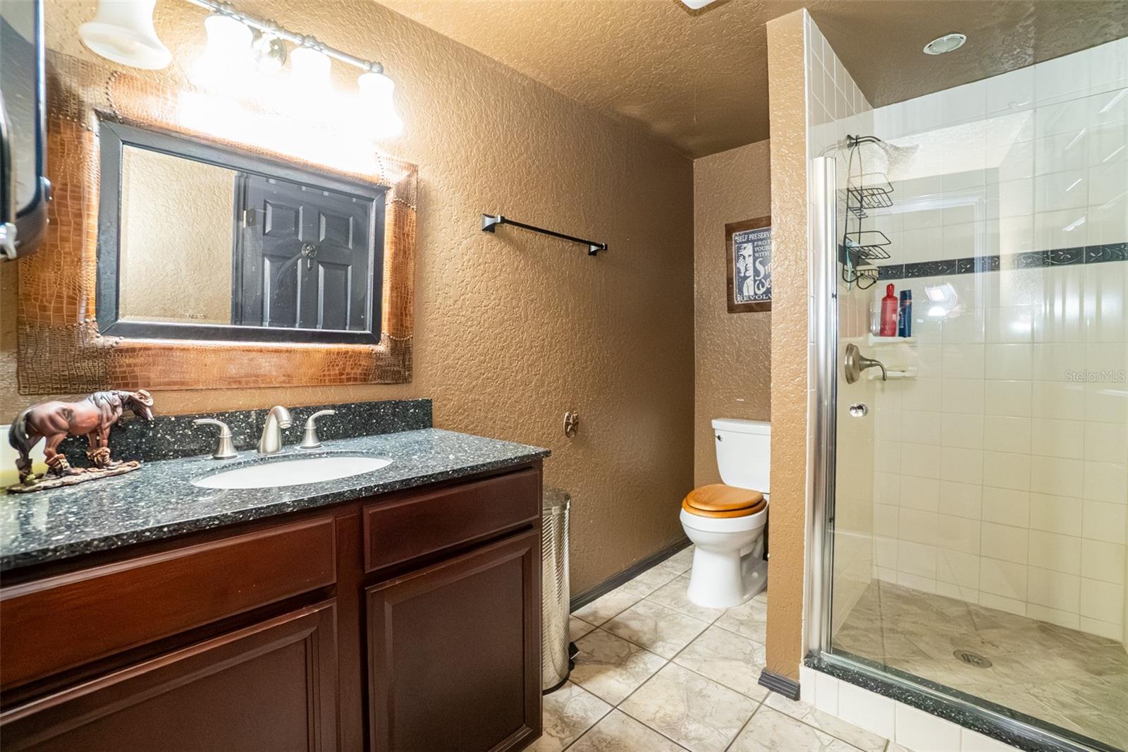 O6397379 Property Photo