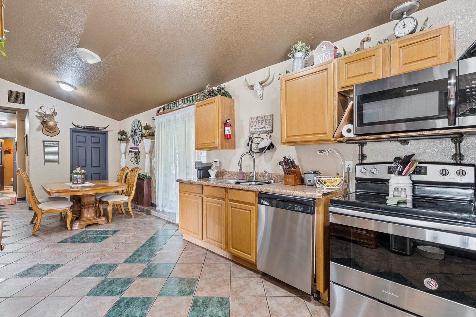 O6397379 Property Photo
