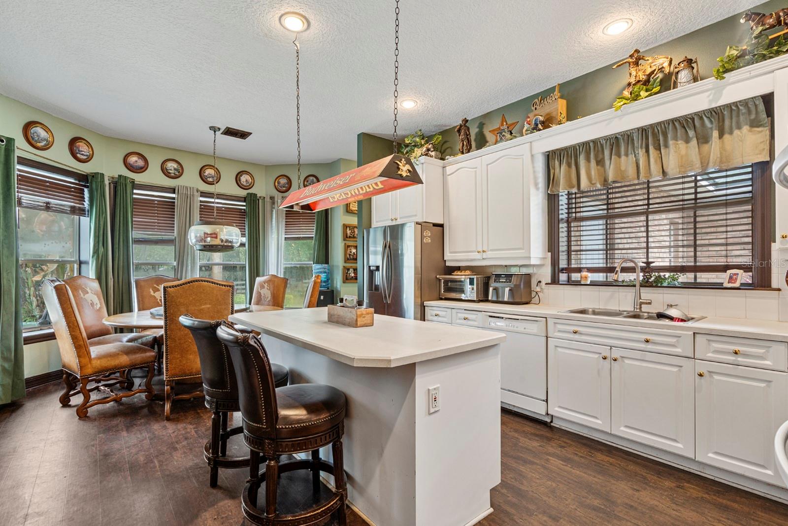 O6397379 Property Photo