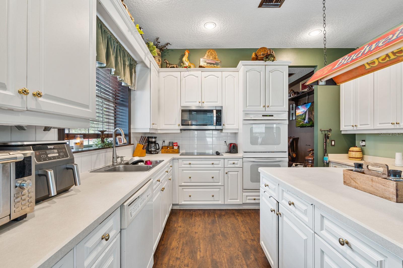O6397379 Property Photo