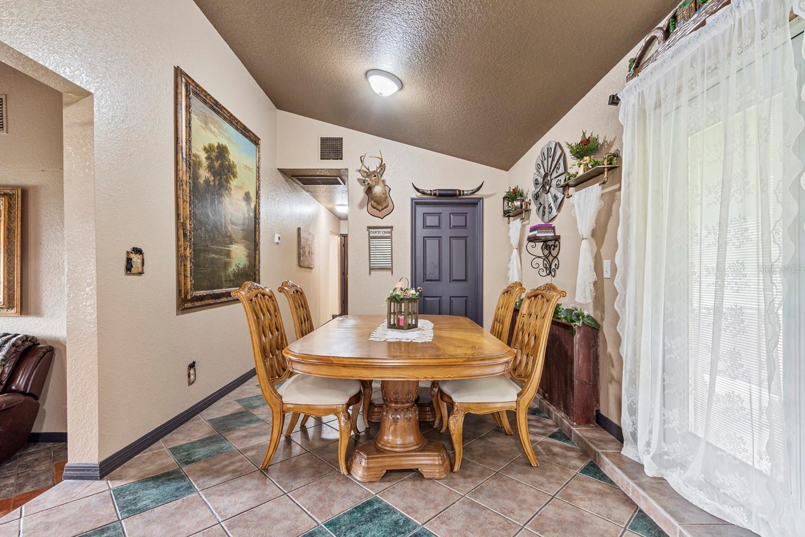 O6397379 Property Photo