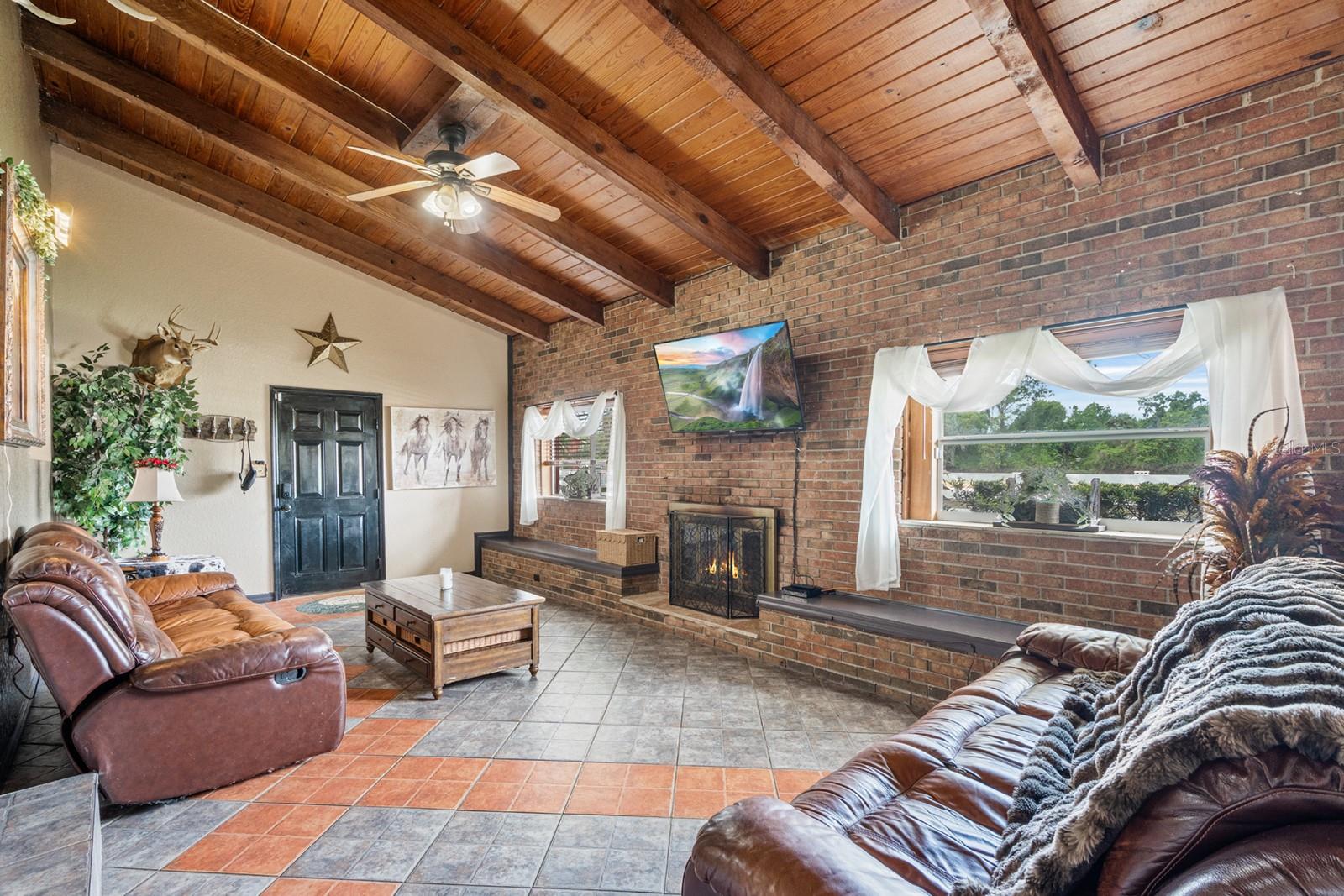 O6397379 Property Photo