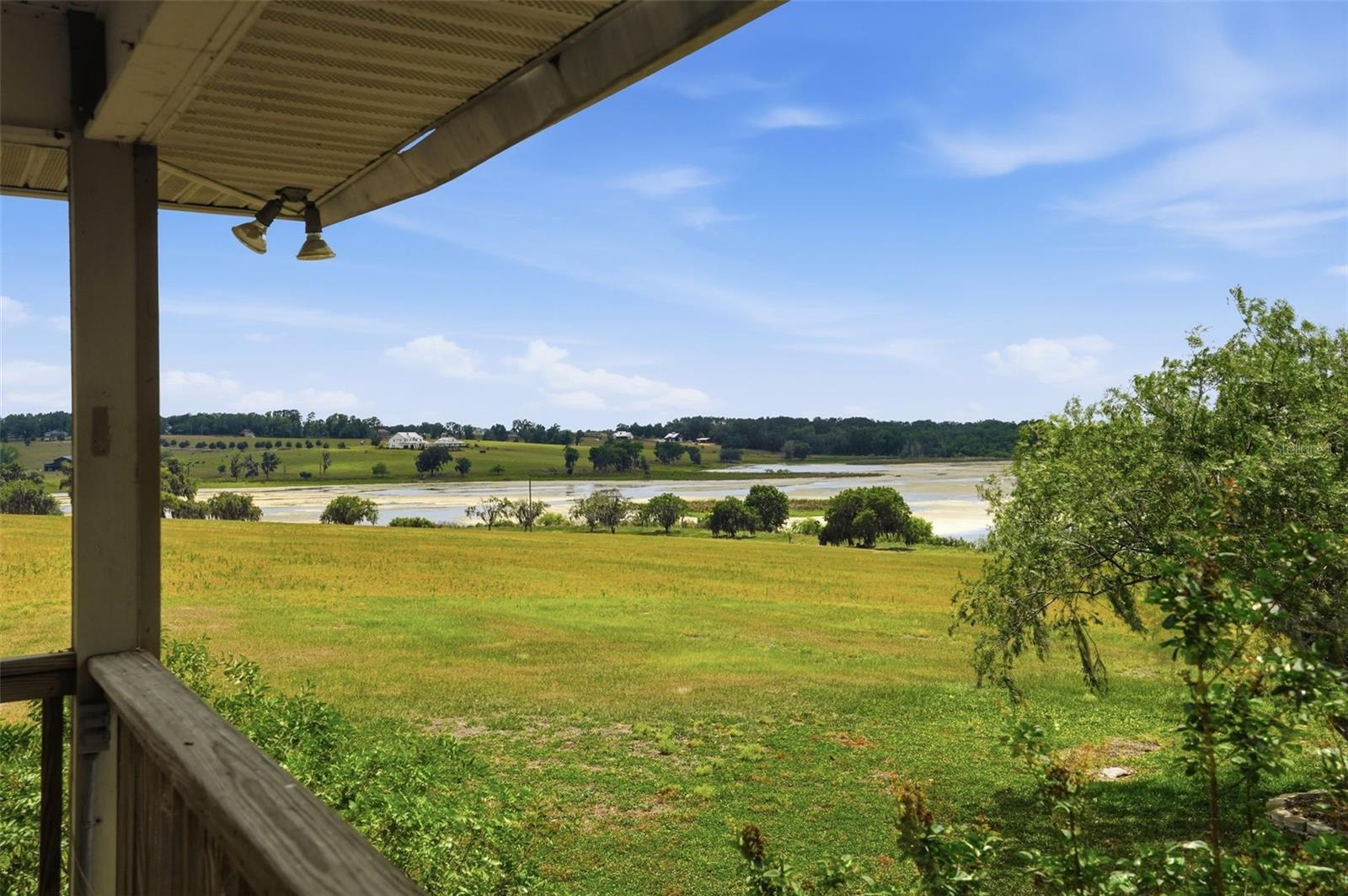 W7884689 Property Photo