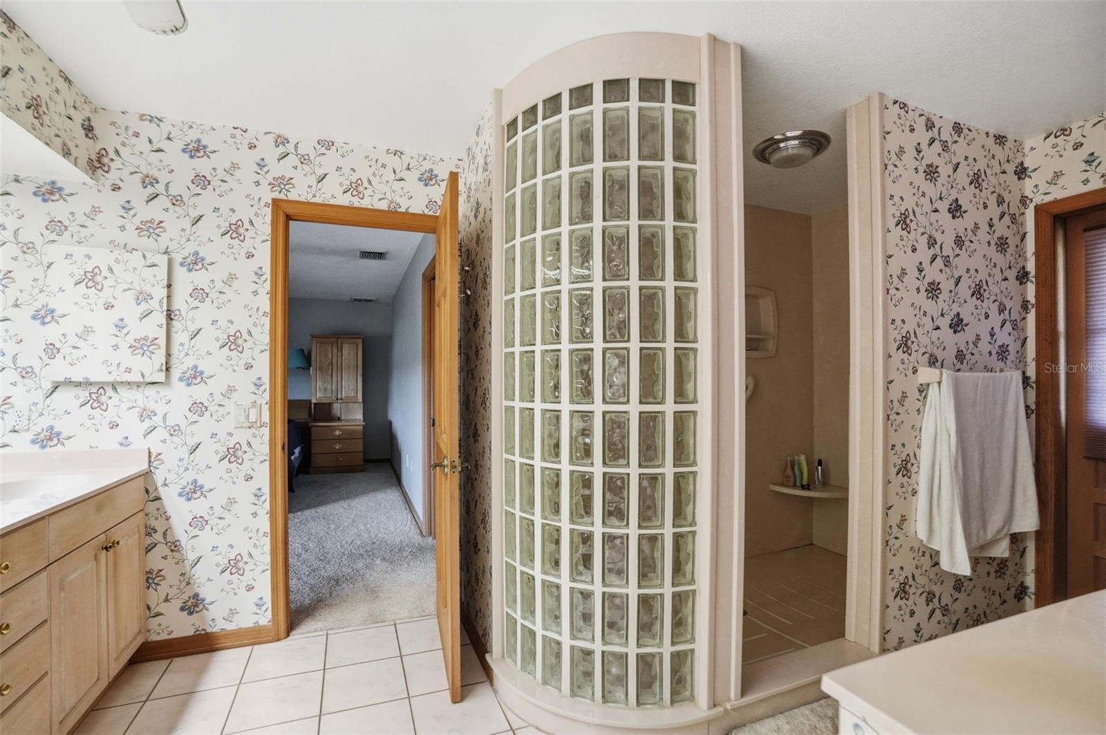 W7884689 Property Photo