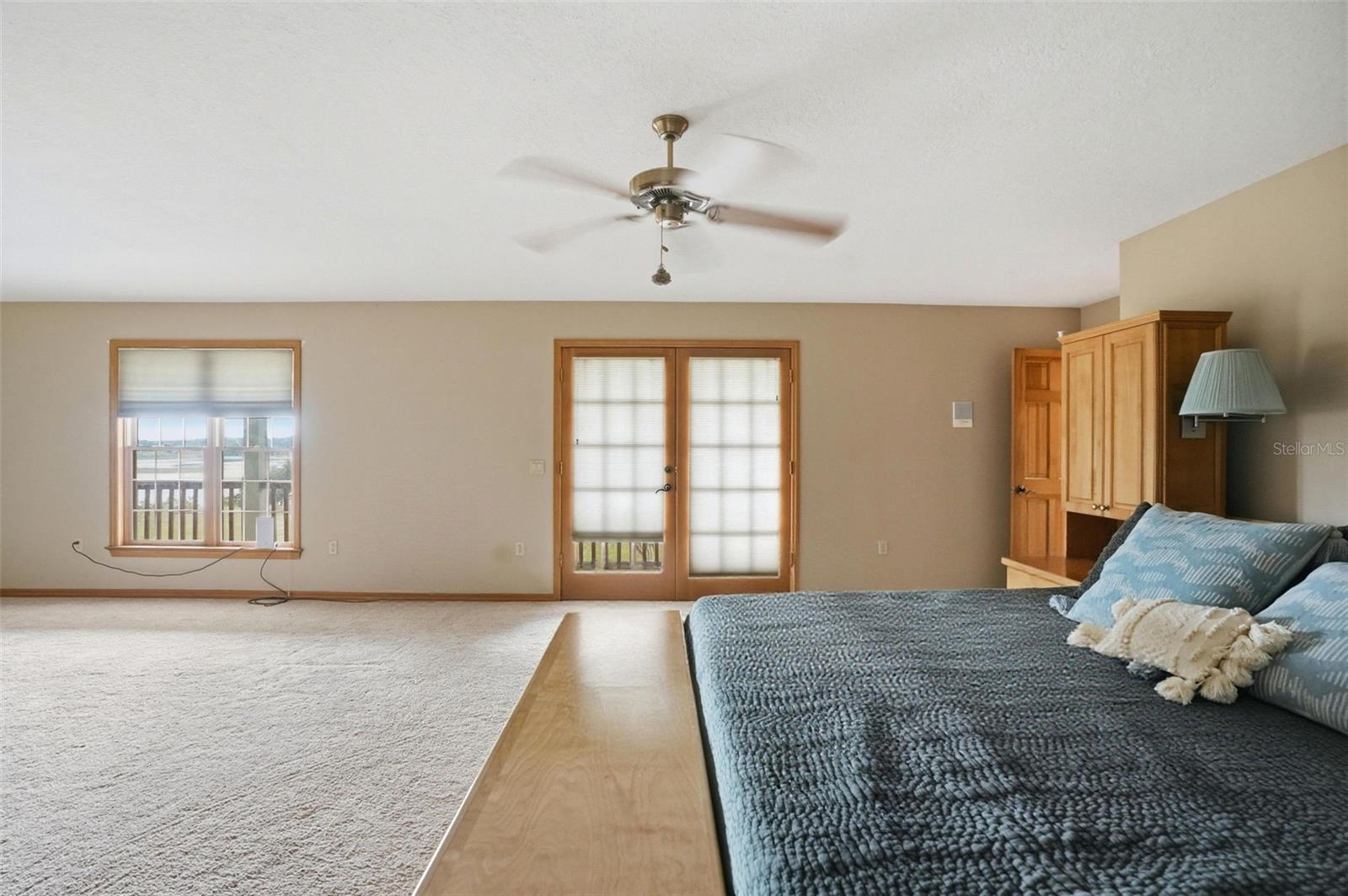 W7884689 Property Photo