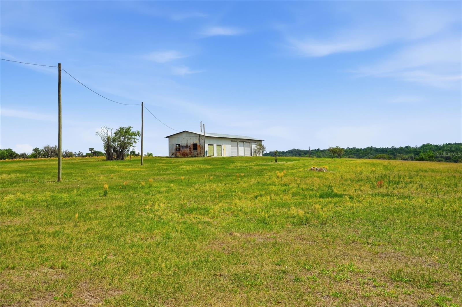 W7884689 Property Photo