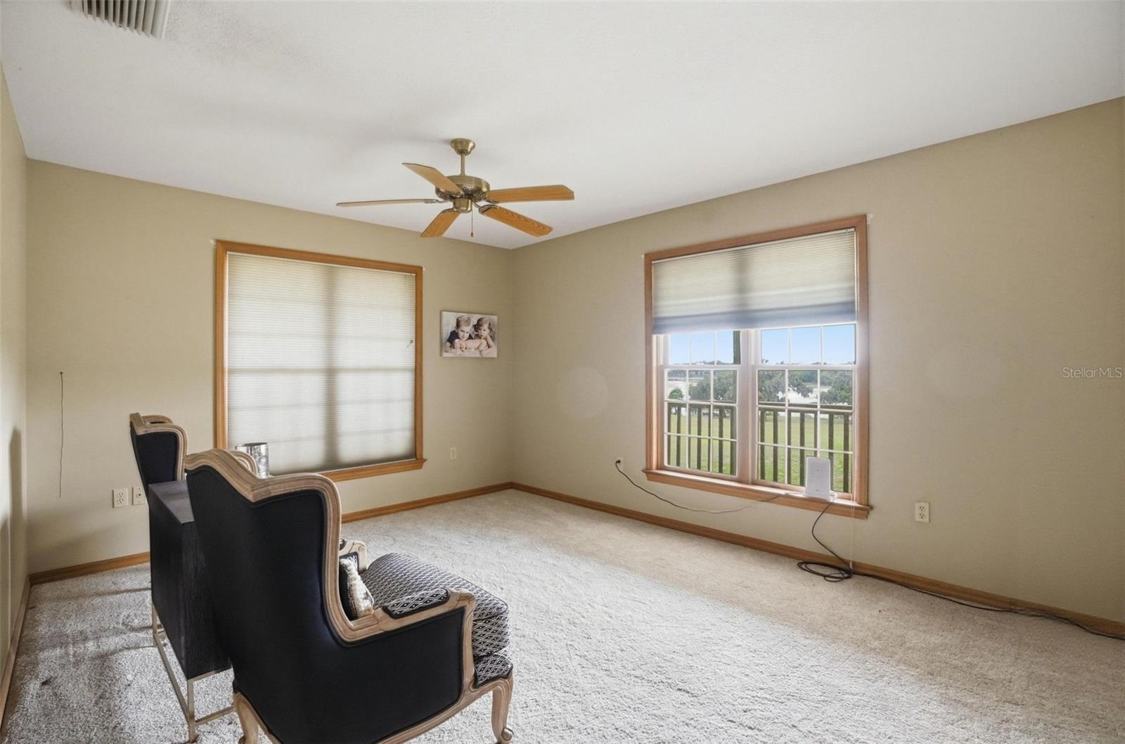 W7884689 Property Photo