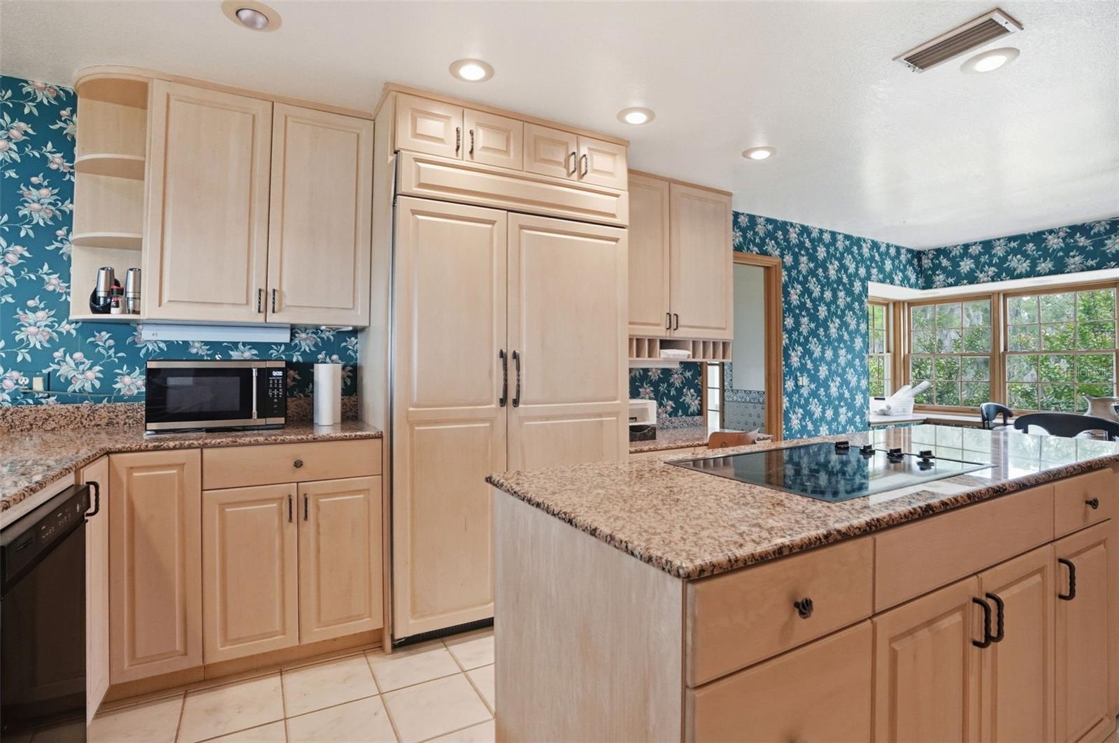 W7884689 Property Photo